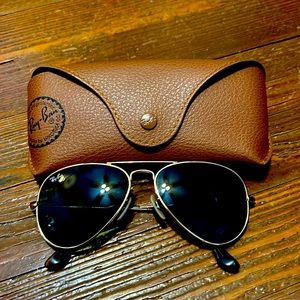 Women’s Ray ban gold avaitors